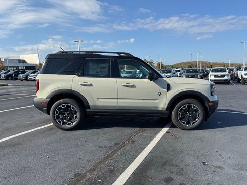 New 2025 Ford Bronco Sport Outer Banks w/ Outer Banks Tech Package+ image 9