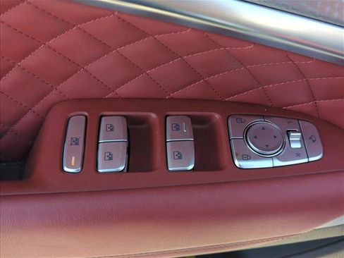 Used 2022 Genesis G70 3.3T Launch Edition RWD image 8