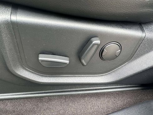 Used 2020 Ford F150 Lariat image 23