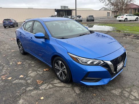 Used 2022 Nissan Sentra SV image 2