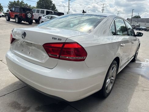 Used 2014 Volkswagen Passat TDI SE FWD image 6