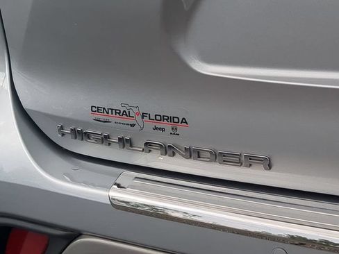 Used 2021 Toyota Highlander Platinum FWD image 13