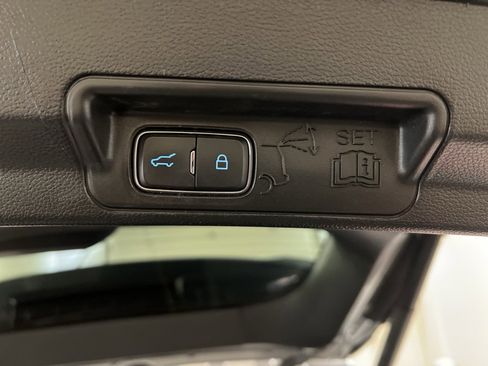 Used 2022 Ford Explorer Limited w/ Equipment Group 301A image 37