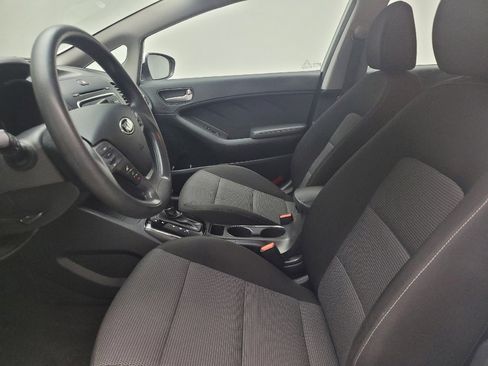 Used 2017 Kia Forte LX image 17