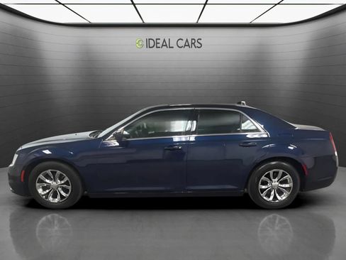 Used 2016 Chrysler 300 Limited RWD image 9