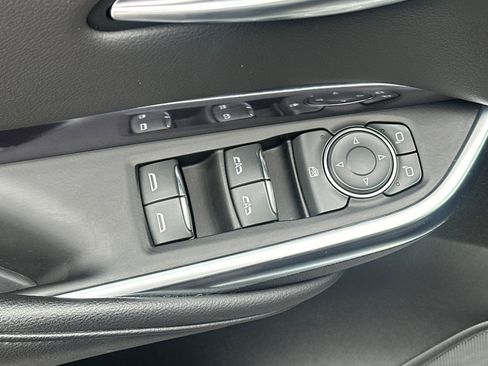 Used 2023 Cadillac XT4 Luxury w/ Cold Weather Package FWD image 12