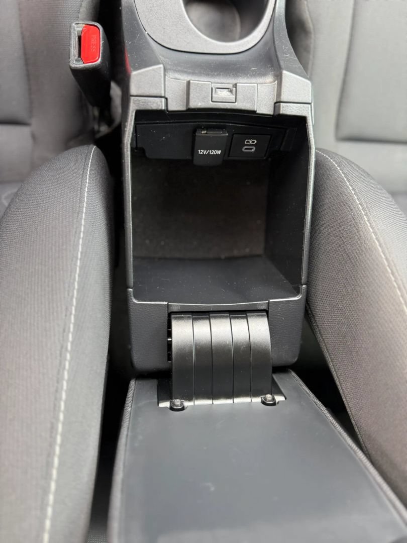 Used 2024 Toyota Corolla LE FWD image 34