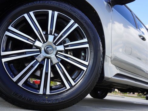 Certified 2021 Lexus LX 570 4WD w/ Luxury Package image 11