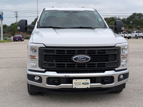 Used 2026 Ford F250 XL w/ XL Chrome Package RWD image 3