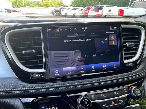Used 2021 Chrysler Pacifica Touring-L w/ S Appearance Package FWD image 26