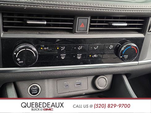 Used 2022 Nissan Rogue S FWD image 18