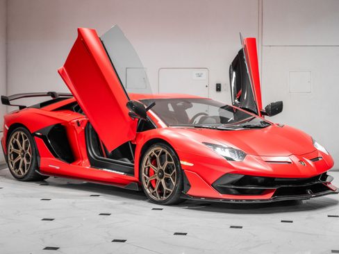 Used 2021 Lamborghini Aventador SVJ AWD/4WD image 17