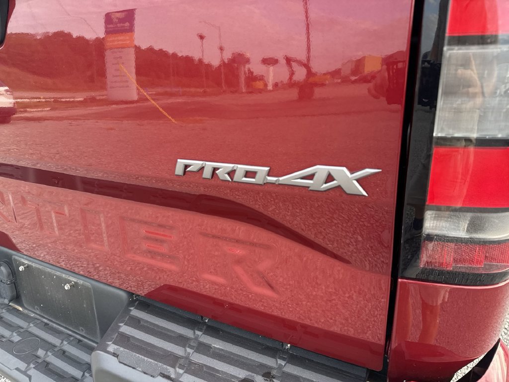 Used 2022 Nissan Frontier PRO-4X AWD/4WD image 6