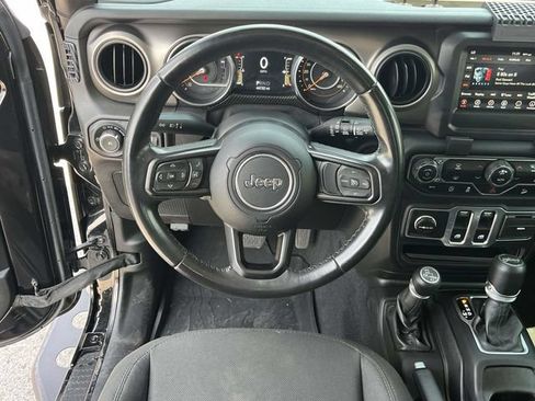 Used 2019 Jeep Wrangler Sport AWD/4WD image 16