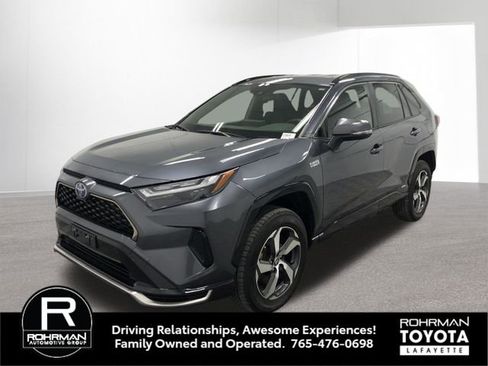 Used 2023 Toyota RAV4 SE AWD/4WD image 2