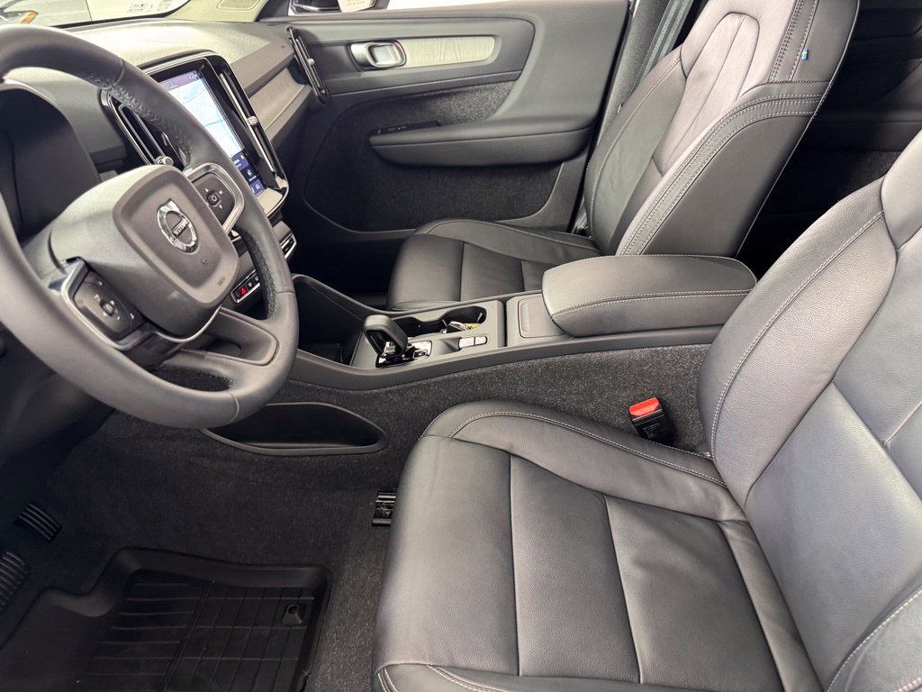 Certified 2024 Volvo XC40 B5 Core AWD/4WD image 19