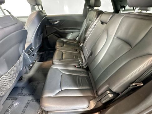 Used 2017 Audi Q7 3.0T Premium image 22
