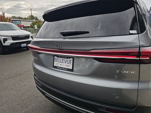 Used 2025 Buick Enclave Preferred w/ Power Package image 15