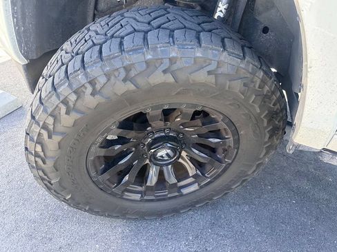 Used 2022 RAM 2500 Limited AWD/4WD image 21