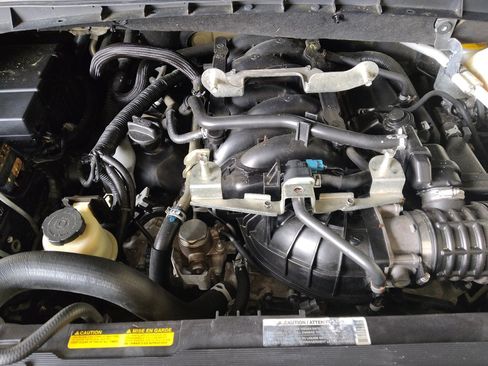 Used 2017 Nissan Titan SV image 30