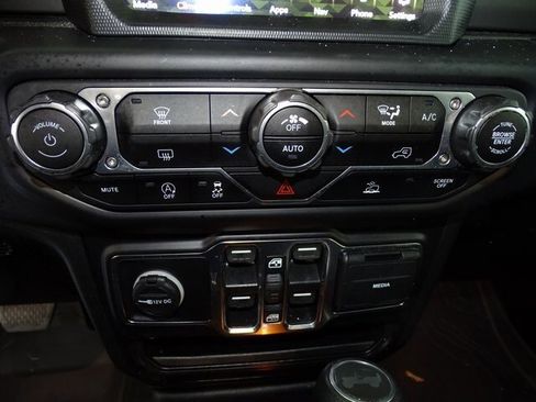 Certified 2022 Jeep Wrangler Unlimited Sport w/ Sun And Sound Package image 11