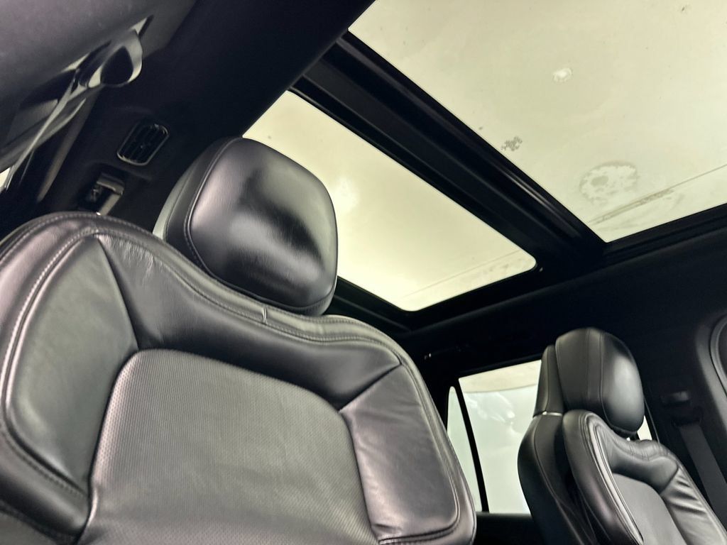 Used 2020 Lincoln Navigator Reserve AWD/4WD image 17