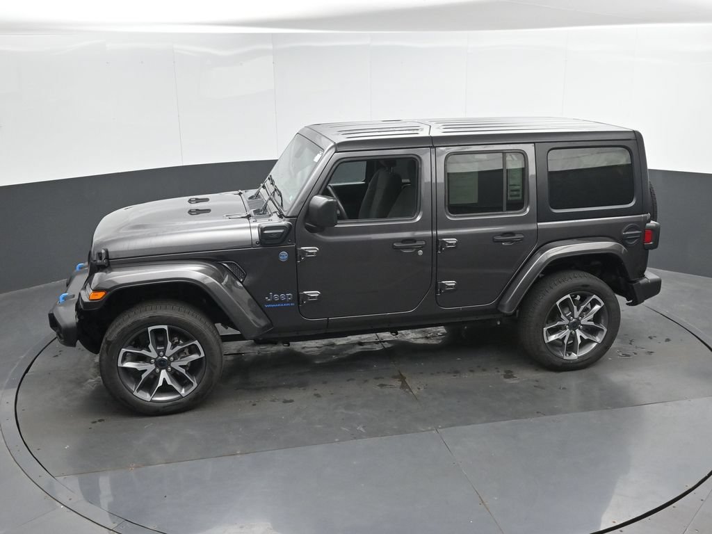 Used 2024 Jeep Wrangler Unlimited AWD/4WD image 36