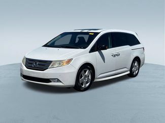 Used 2011 Honda Odyssey Touring video 3