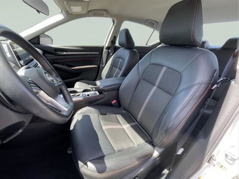Used 2023 Nissan Altima 2.5 SR AWD/4WD image 12