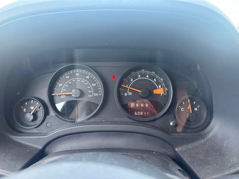 Used 2014 Jeep Patriot Latitude AWD/4WD image 16
