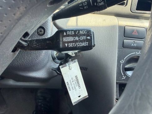 Used 2005 Toyota Corolla LE w/ Audio Value Pkg FWD image 23