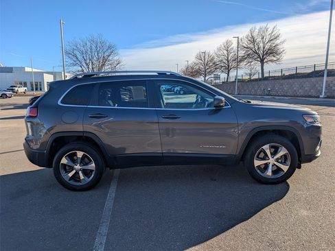 Used 2020 Jeep Cherokee Limited w/ Luxury Group image 6