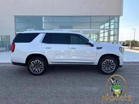 Used 2023 GMC Yukon Denali Ultimate w/ LPO, Floor Liner Package AWD/4WD image 3