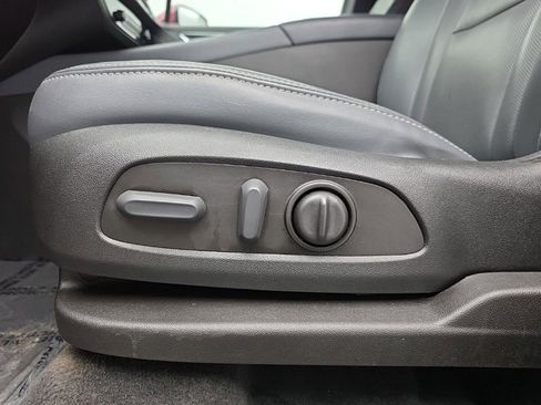 Certified 2023 Buick Enclave Essence image 18