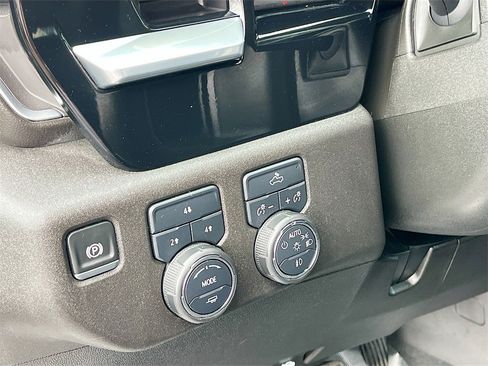 Used 2024 Chevrolet Silverado 2500 LT image 10