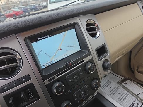 Used 2016 Ford Expedition XLT w/ Equipment Group 202A image 29