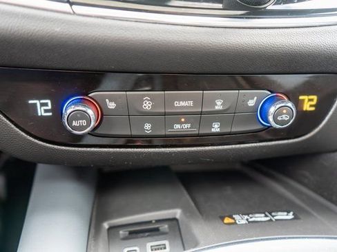 Used 2024 Buick Enclave Essence w/ Experience Buick Package AWD/4WD image 35