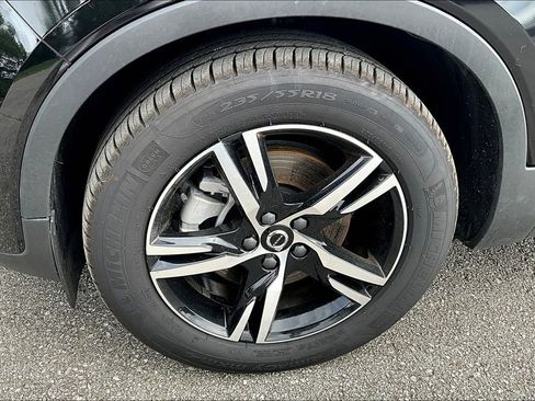 Used 2024 Volvo XC40 B5 Core AWD/4WD image 11