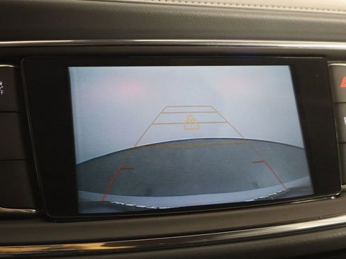 Used 2019 Buick Enclave Essence FWD image 38