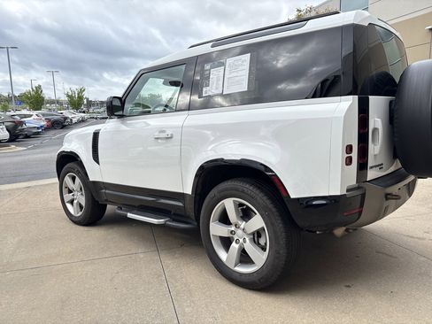 Used 2023 Land Rover Defender 90 X-Dynamic SE AWD/4WD image 8