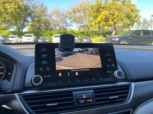 Used 2018 Honda Accord LX image 8