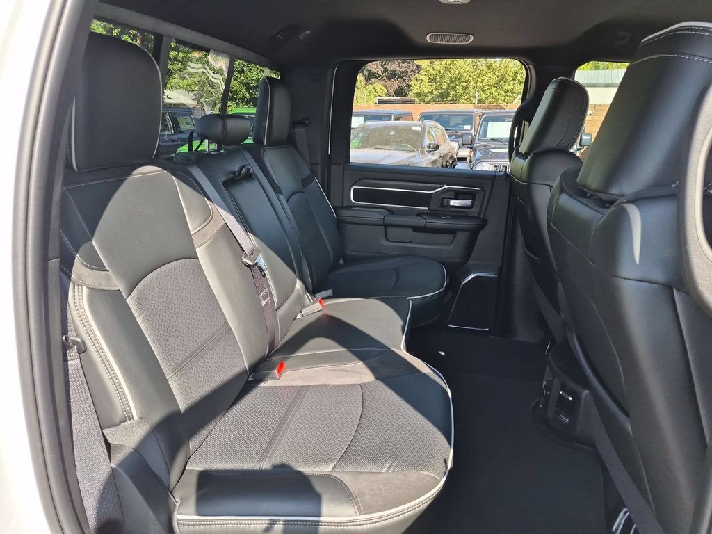 New 2026 RAM 2500 Laramie AWD/4WD image 15