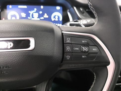 Used 2023 Jeep Grand Cherokee L Laredo AWD/4WD image 17