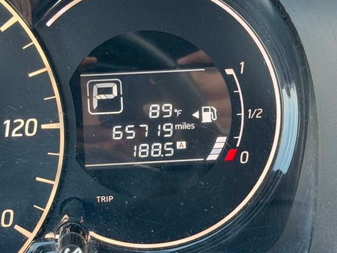 Used 2016 Nissan Versa Note SV FWD image 18