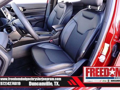 New 2026 Jeep Compass Latitude image 13