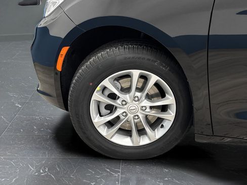 New 2026 Chrysler Pacifica Select AWD/4WD image 37