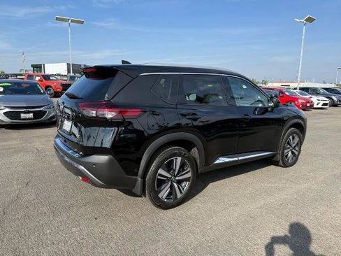 Certified 2023 Nissan Rogue SL w/ SL Premium Package image 6