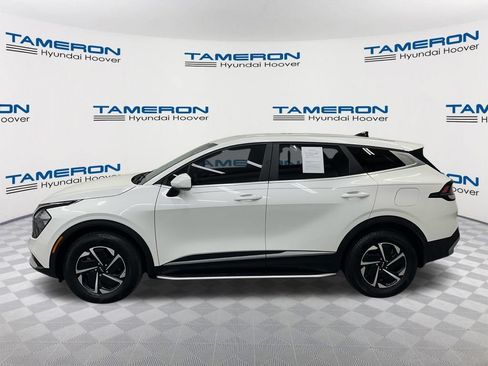Used 2023 Kia Sportage LX AWD/4WD image 2