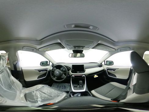 New 2025 Toyota RAV4 XLE image 33