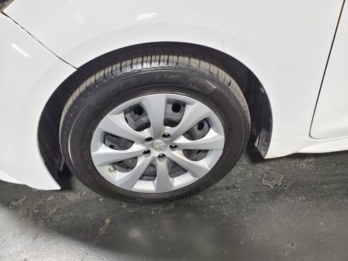 Used 2020 Toyota Corolla LE image 7